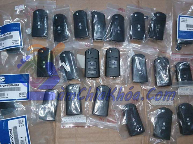 Thay cỏ chìa khóa gập xe Mazda tại nhà 15977993_1729664804016489_7845555915112255401_n