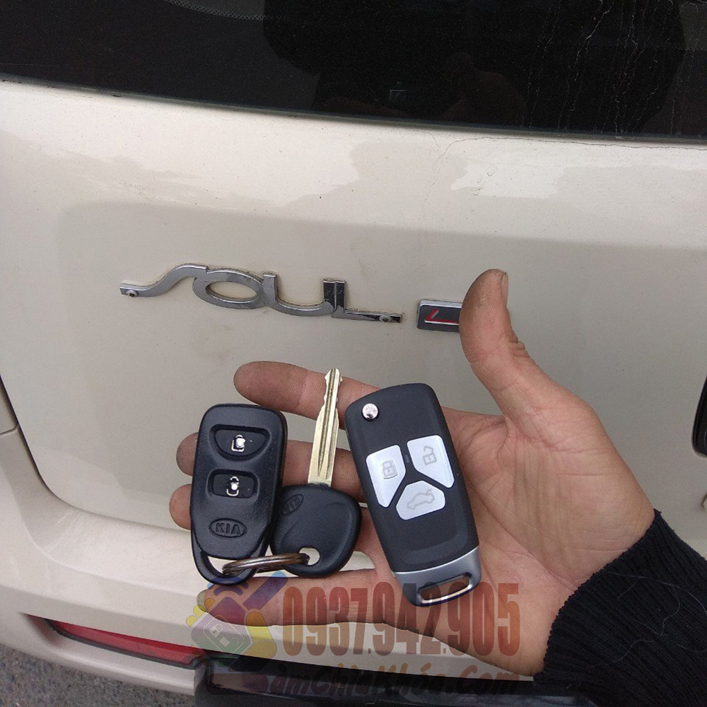Một lần làm ghép cả 2 chìa khóa Kia Soul thành chìa gập giá chỉ 700K