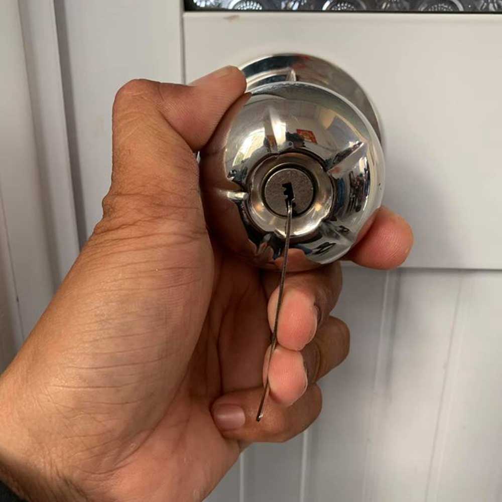Mở khóa tay nắm tròn Không làm hư ổ khóa Giá 100k