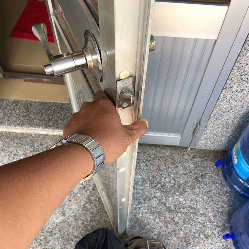 Mở khóa tay gạt, mở khóa tay nắm tròn giá rẻ tphcm