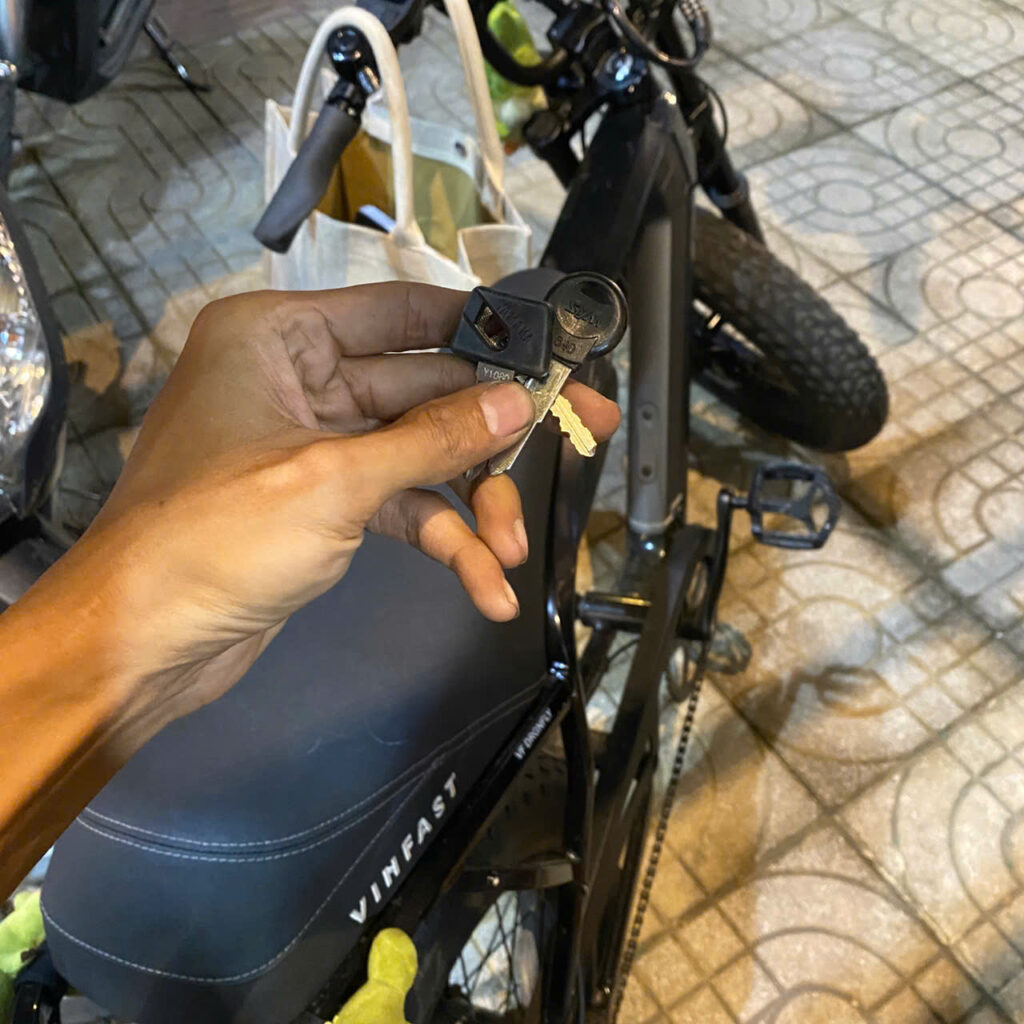 Thợ làm chìa khóa xe điện uy tín Thợ đánh chìa khóa xe đạp