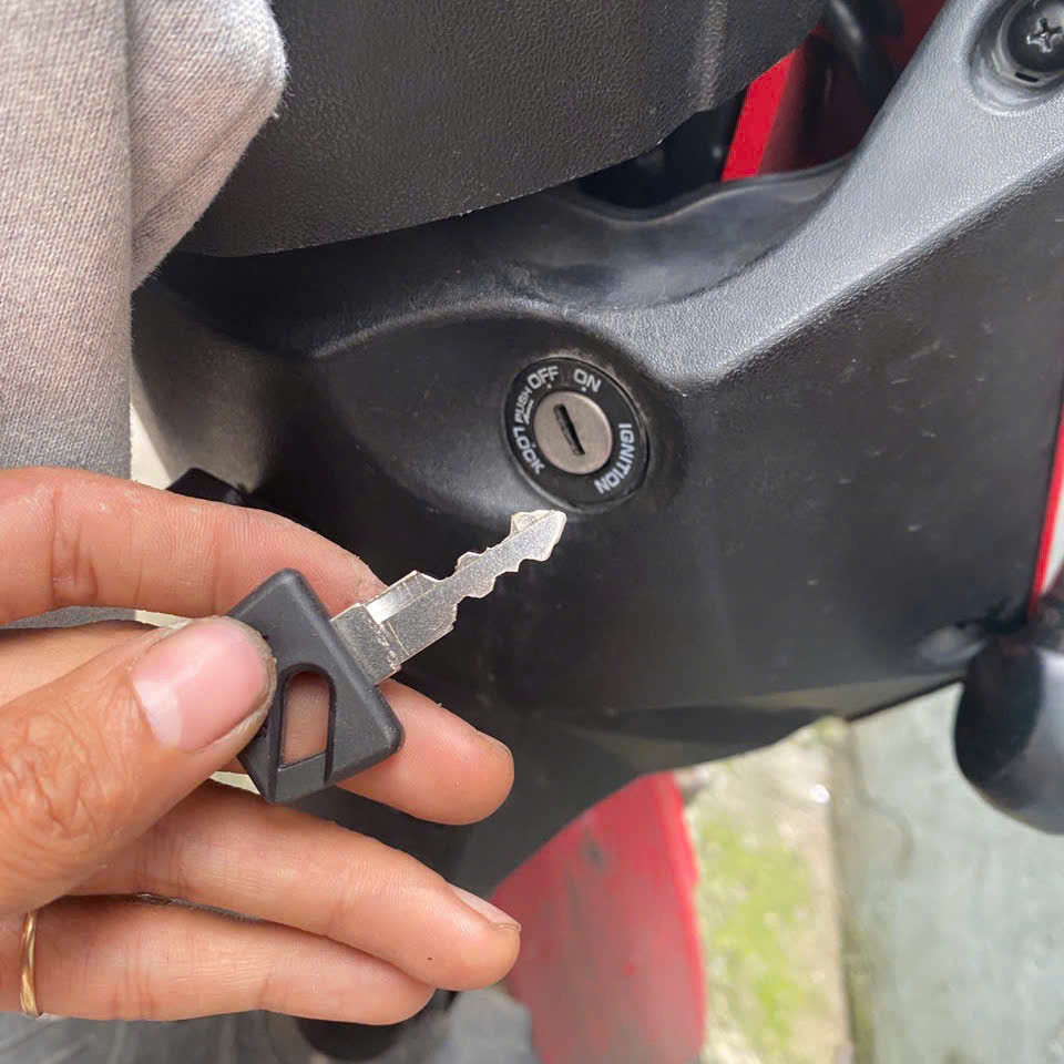 Làm chìa khóa xe đạp điện 100k 200k thợ đánh chìa khóa giá rẻ