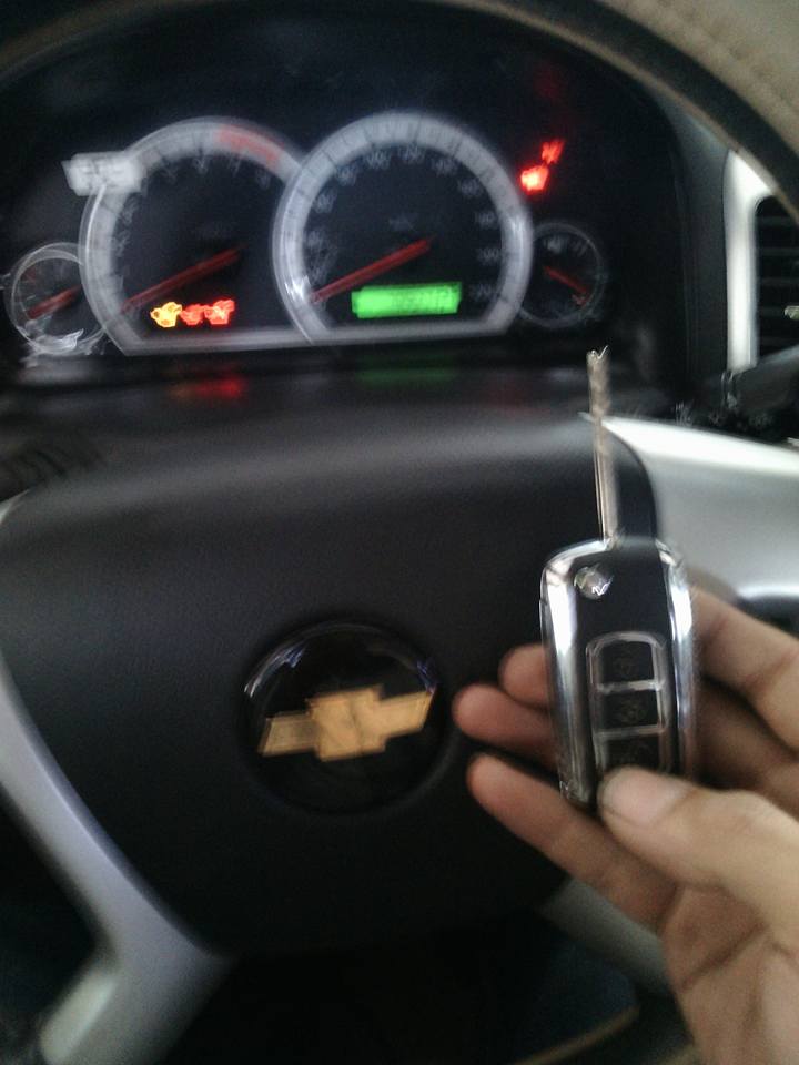 lam-chia-khoa-gap-xe-chevrolet-spark