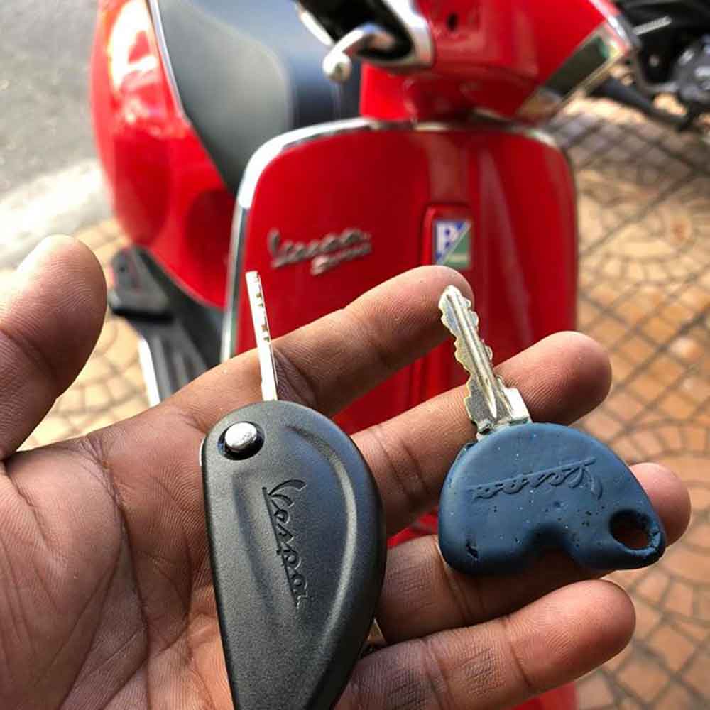 Làm chìa khóa từ xe máy Sửa khóa từ xe Piaggio Vespa Liberty Sprint