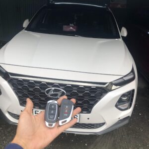 lam-chia-khoa-xe-hyundai-santa-fe-do-gap